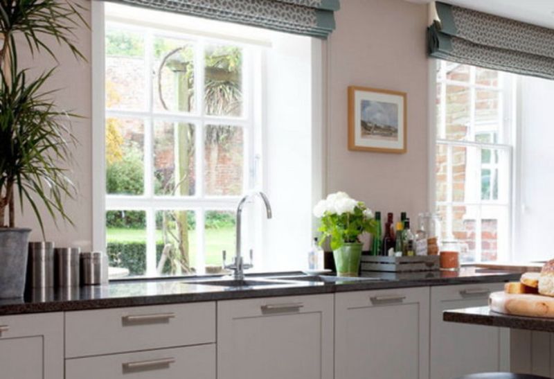 Hướng dẫn cách thiết kế phòng bếp có cửa sổ hợp lý