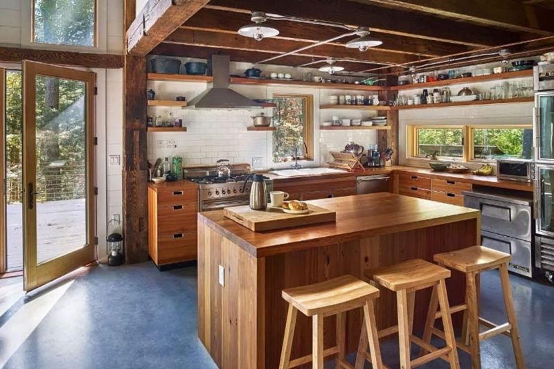 Thiết kế không gian bếp mở mang phong cách Rustic mộc mạc