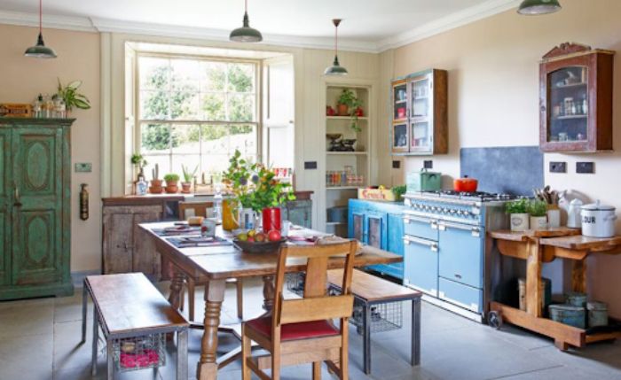 Thiết kế phòng bếp có cửa sổ theo phong cách vintage