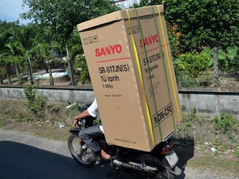 Lựa chọn loại xe máy phù hợp để chở tủ lạnh