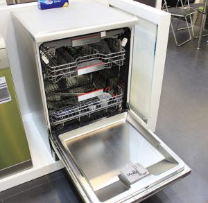 Ưu điểm và nhược điểm của máy rửa bát Candy là gì?