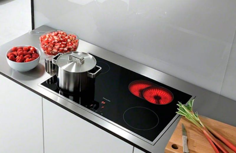 Vậy có nên mua bếp từ không kén nồi không?