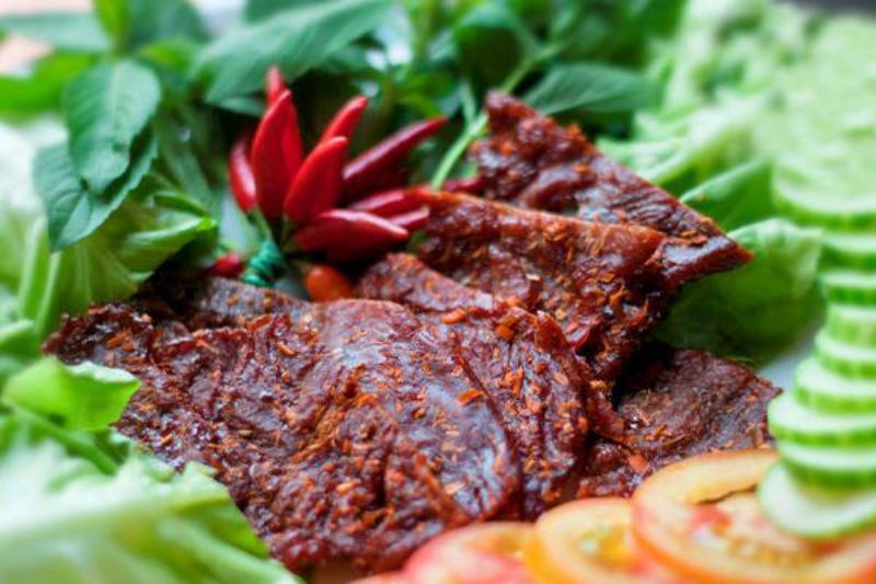 Thịt hơi cay thấm gia vị, hoàn hảo cho mọi bữa ăn