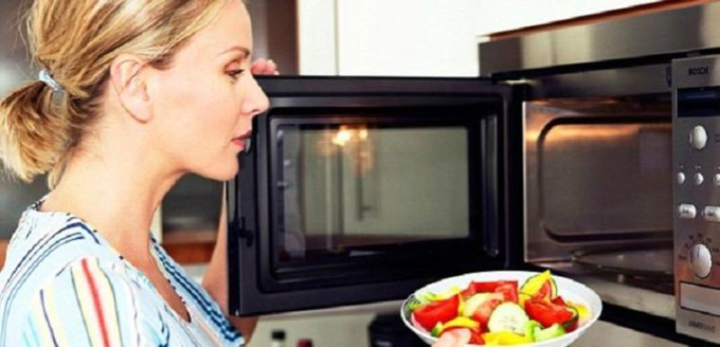 Thời gian hâm nóng thức ăn không quá lâu